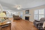 401 Downing Drive - Photo 3