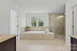 1102 Yale Place - Photo 22