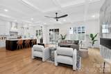 910 Everett Place - Photo 17