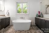 305 Woodview Court - Photo 28