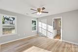 1021 E 10th Street - Photo 13