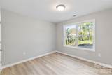 1021 E 10th Street - Photo 19