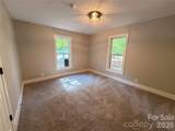 3910 Oakwood Circle - Photo 9