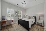 2946 Selwyn Avenue - Photo 18