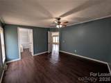 824 Perry Road - Photo 16