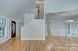 2000 Victorian Place - Photo 8