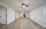 1810 Greenbriar Road - Photo 4