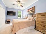 305 Spurs Court - Photo 18