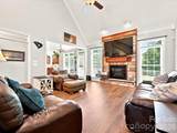 305 Spurs Court - Photo 4