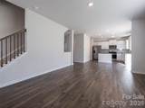 907 Newport Court - Photo 15