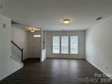 9956 Kings Parade Boulevard - Photo 2