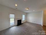 9956 Kings Parade Boulevard - Photo 10