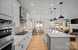 9330 Moss Plantation Avenue - Photo 11