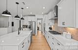 9330 Moss Plantation Avenue - Photo 8