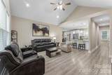 1640 Farmington Hills Drive - Photo 4