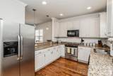 315 Woodvale Place - Photo 10