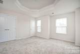 2704 Silverthorn Drive - Photo 9