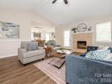 1037 Ridgefield Circle - Photo 3