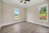 1012 Marthas Meadow Lane - Photo 20