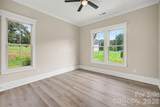1012 Marthas Meadow Lane - Photo 21