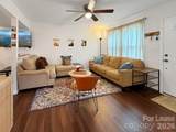 902 Creekside Drive - Photo 3