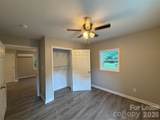 2621 Greenbriar Road - Photo 8