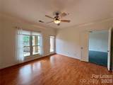 18009 Kings Point Drive - Photo 19