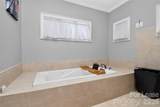 9704 Saddle Avenue - Photo 10
