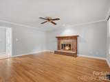 401 Brenwyck Court - Photo 9