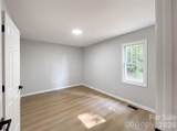 915 Kenham Place - Photo 11