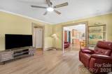 1104 Venus Street - Photo 8