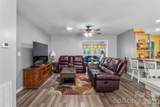 141 Derbyshire Drive - Photo 2