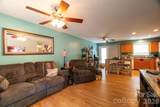 2827 Hollybrook Lane - Photo 11