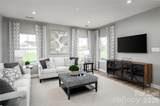 925 Heathway Drive - Photo 7