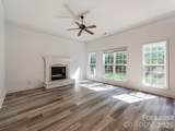533 Montgrove Place - Photo 9