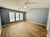 10212 Garmoyle Street - Photo 12