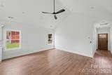 1709 College Plaza Boulevard - Photo 2