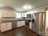 2401 Roslyn Avenue - Photo 2