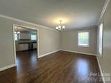 2401 Roslyn Avenue - Photo 8