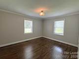 2401 Roslyn Avenue - Photo 9