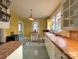 613 York Street - Photo 8