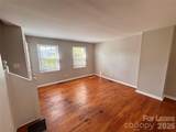 547 Wakefield Drive - Photo 3