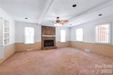 1011 Robin Lane - Photo 8