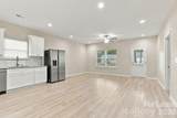 405 Baker Street - Photo 6
