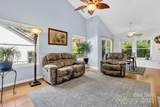 302 Oak Place - Photo 9