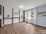 810 Surry Drive - Photo 2