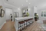 2946 Selwyn Avenue - Photo 1