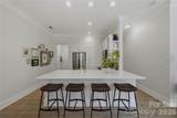 2946 Selwyn Avenue - Photo 6