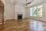 1061 The Glen Street - Photo 2