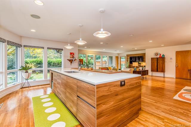 4642 Sharon View Road - Photo 1